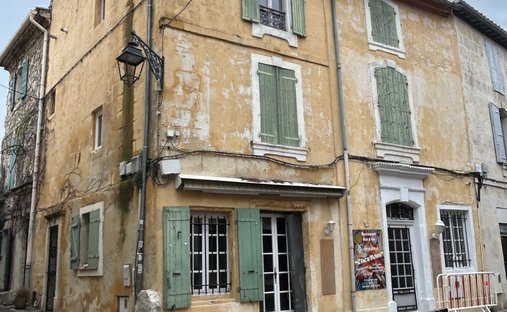 Estate in Arles, Provence-Alpes-Côte d'Azur, France 1