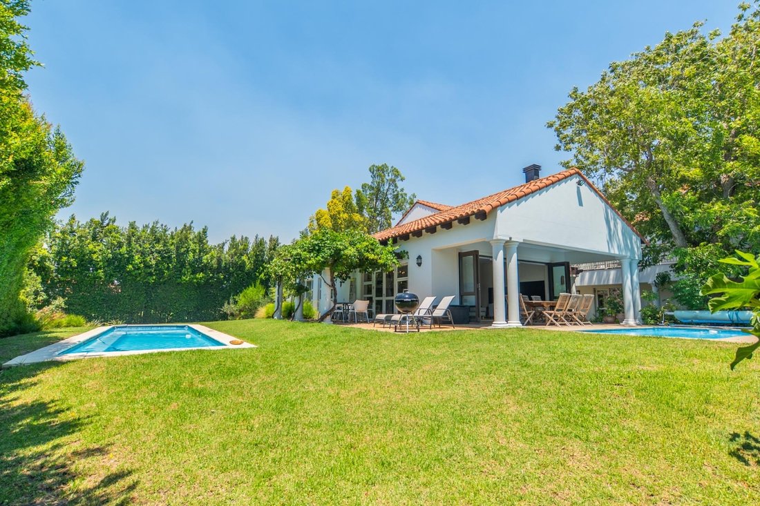 House in Drakenstein Local Municipality, Western Cape, South Africa 2 - 17010937