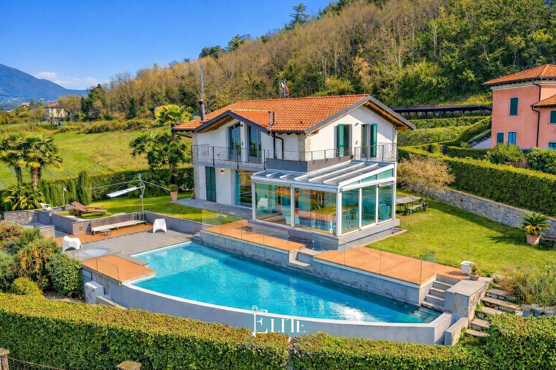 Villa in Bedero, Lombardy, Italy 2 - 16943025
