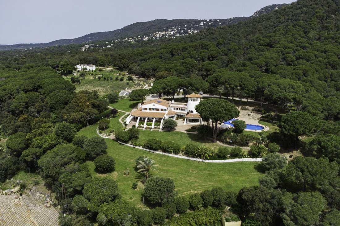 Finca in Santa Cristina d'Aro, Catalonia, Spain 4 - 15455613
