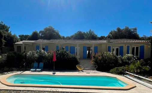 Villa in Tavernes, Provence-Alpes-Côte d'Azur, France 1