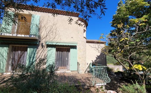 Château 1330 M² Sur 13 Ha Proximité Nimes