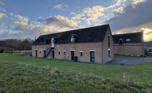 Estate in Preux-au-Bois, Hauts-de-France, France 1