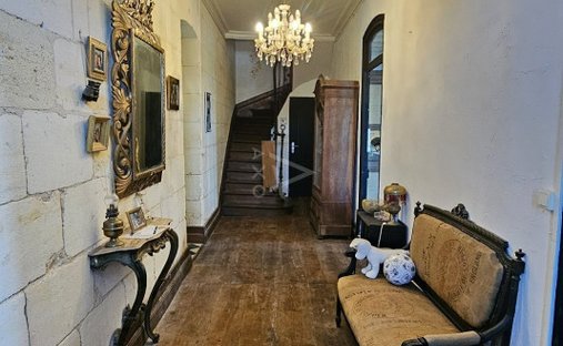 Aoc Côtes De Bourg Wine Château On 16 Hectares Ref 1029