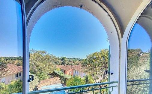 Château 1330 M² Sur 13 Ha Proximité Nimes