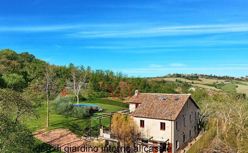 Casa de Campo en Amandola, Marcas, Italia 1