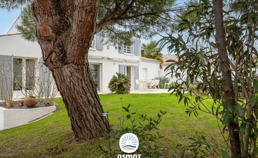 House in Port Neuf, La Rochelle, France 1