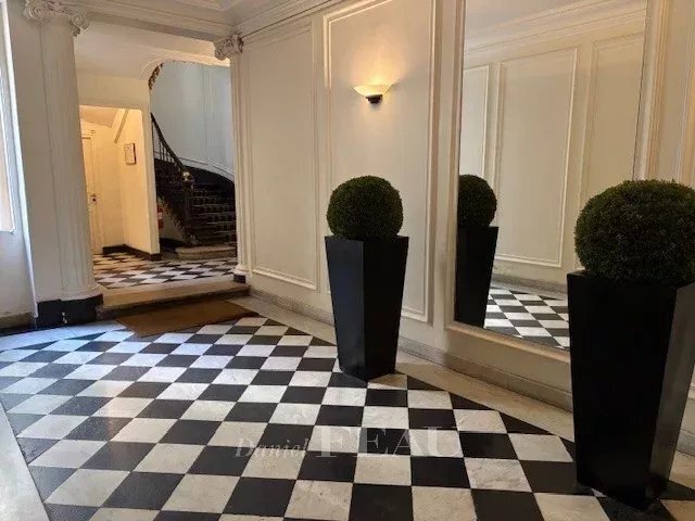 Apartment in Courcelles-Wagram, Paris 17e Arrondissement, Paris 5 - 17010286