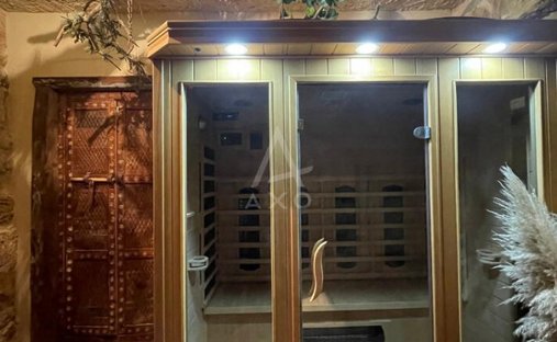 Aoc Côtes De Bourg Wine Château On 16 Hectares Ref 1029