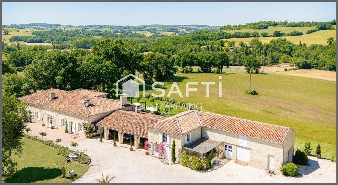House in Larressingle, Occitania, France 1 - 17013052