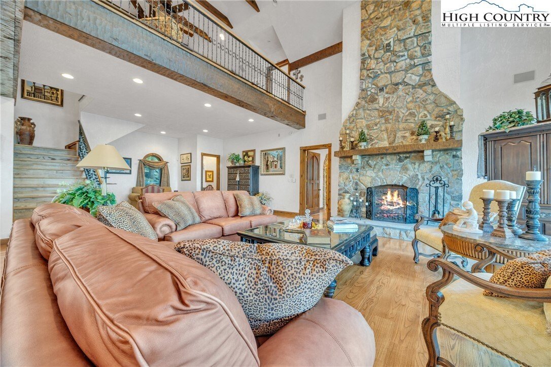 House in Foscoe, North Carolina, United States 3 - 17014156