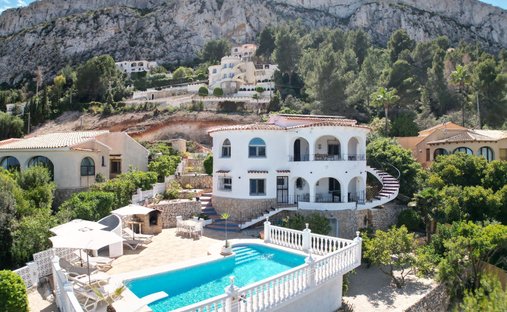 Chalet in Calp / Calpe, Valencian Community, Spain 1