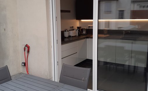 17th C. Chateau (With A Section Dedicated To Events) And 5 Acres In Centre Of France