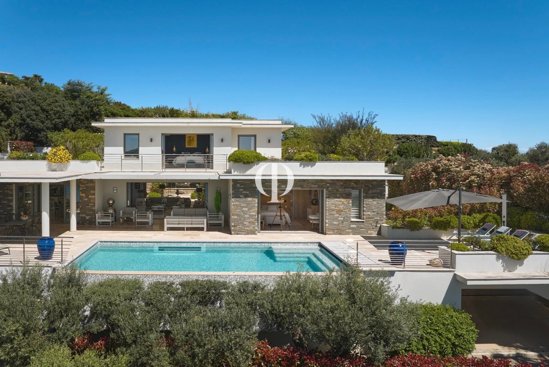 Villa in Nartelle-Noyer-Bellevue-bd des Sardinaux, Sainte-Maxime, France 1 - 17010571