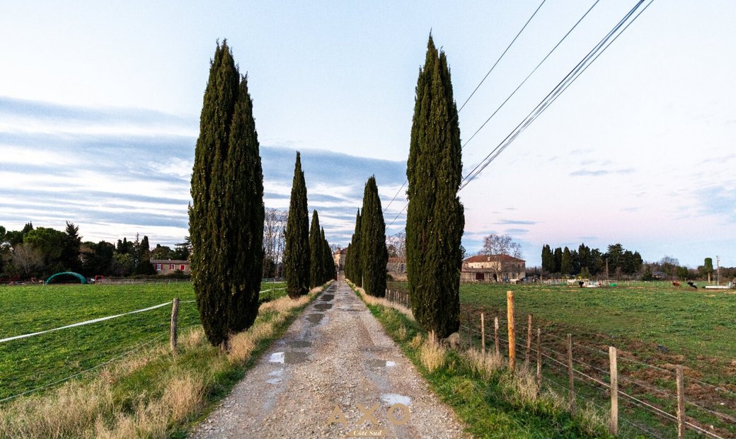 Sale Of Equestrian Estate Aimargues, 260m² 6 Rooms 1,050,000€ With Swimming Pool