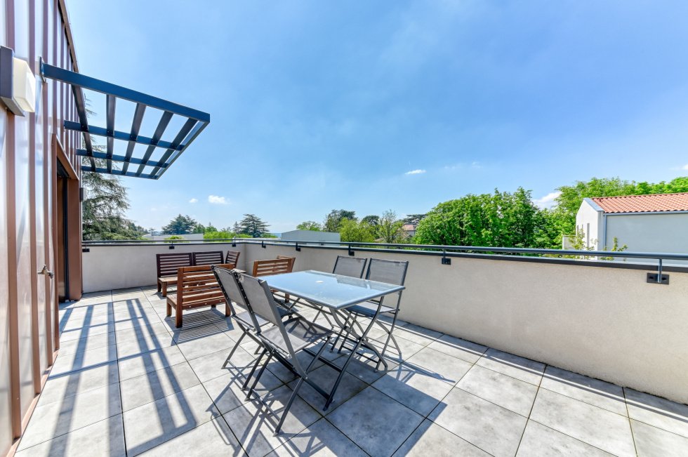 Apartment in Saint-Cyr-au-Mont-d'Or, Auvergne-Rhône-Alpes, France 1 - 17010778