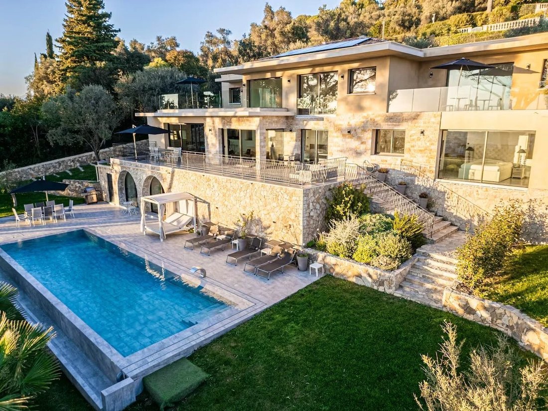 Villa in Mougins, Provence-Alpes-Côte d'Azur, France 2 - 17011060