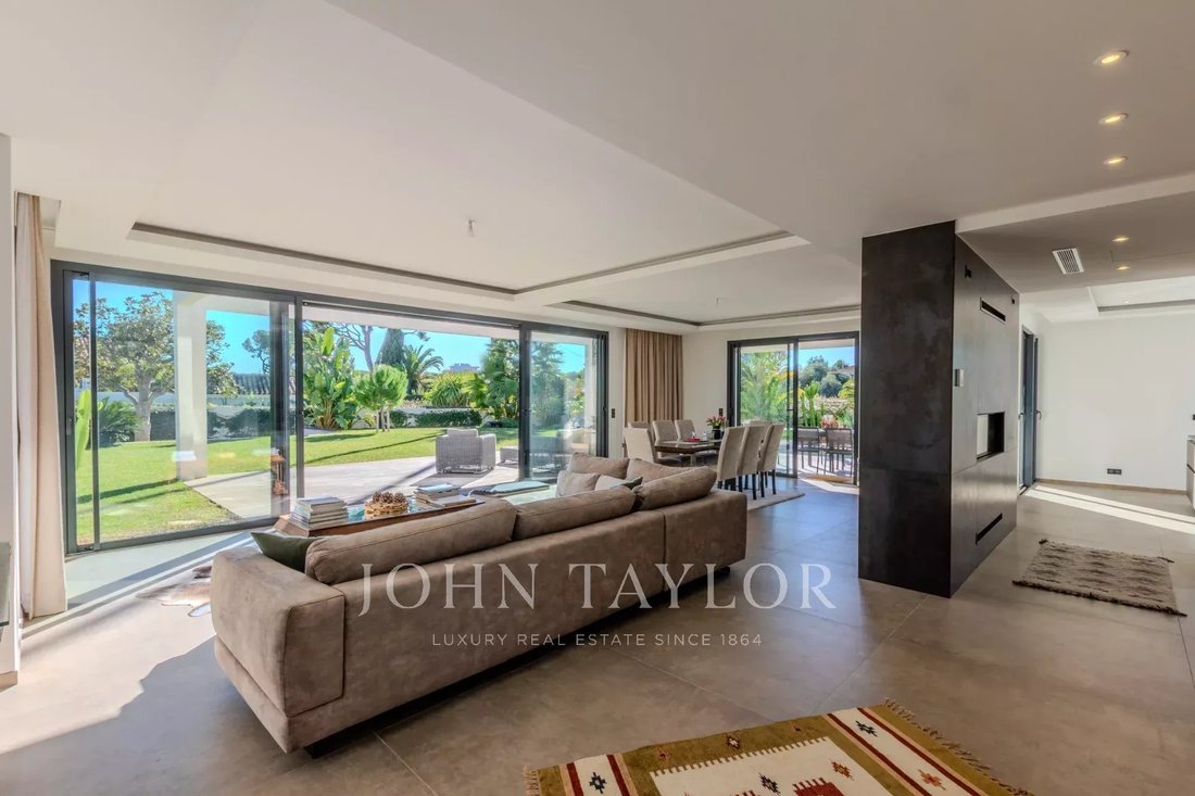 Villa in Antibes, Provence-Alpes-Côte d'Azur, France 5 - 16729928