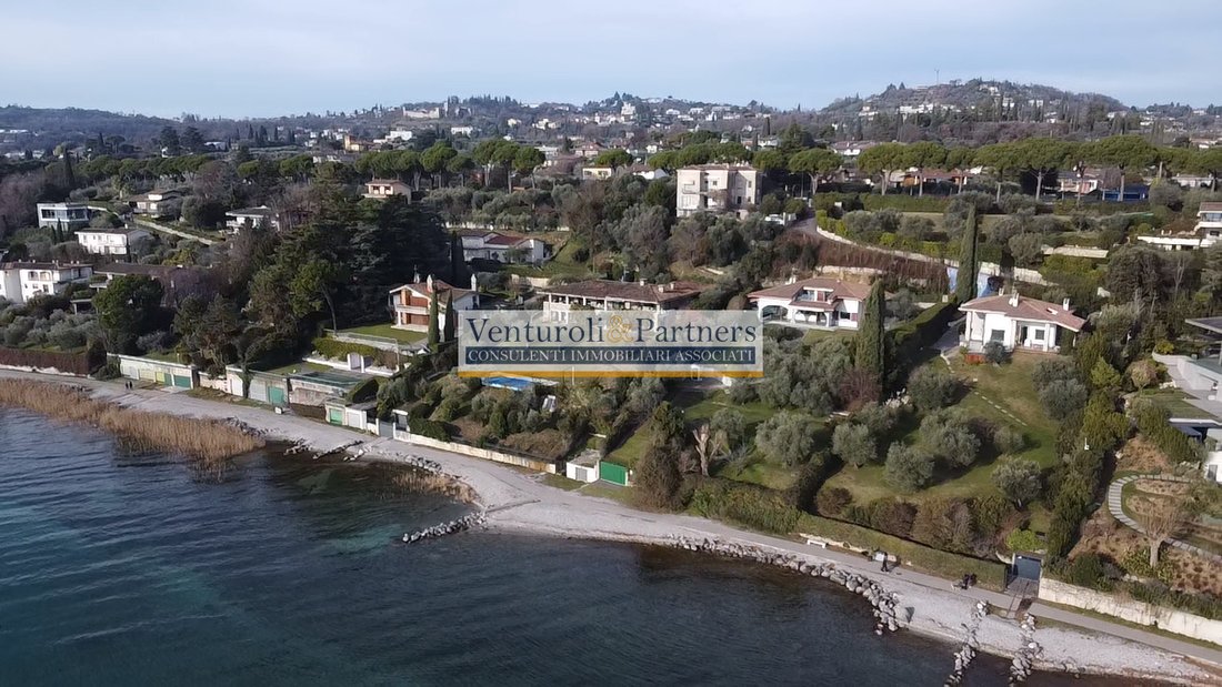 Villa in Padenghe sul Garda, Lombardy, Italy 1 - 17015695