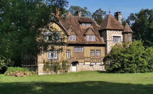 House in Centre Ville, Pont-Audemer, France 1