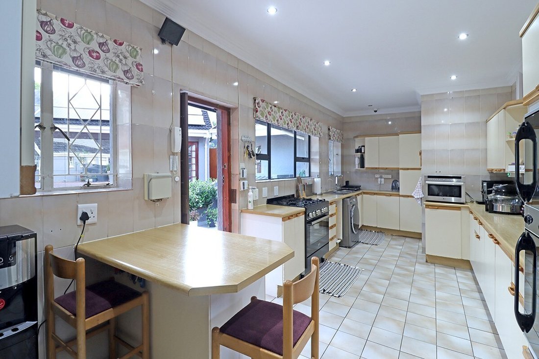 House in Bryanston, Gauteng, South Africa 5 - 17012061