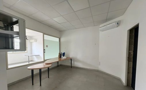 Château 1330 M² Sur 13 Ha Proximité Nimes