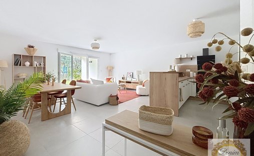 Château 1330 M² Sur 13 Ha Proximité Nimes