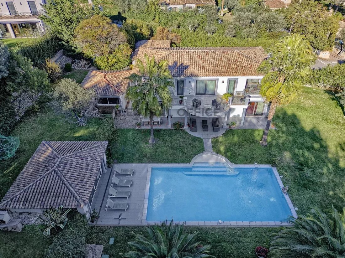 Villa in Mougins, Provence-Alpes-Côte d'Azur, France 2 - 17010855