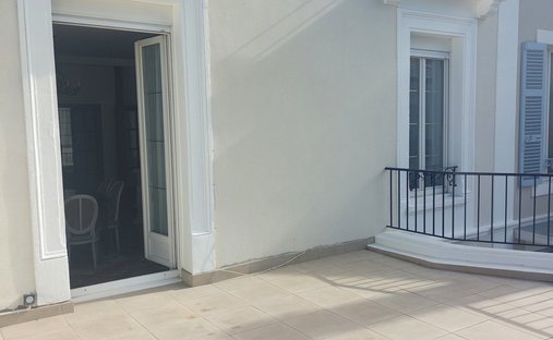 17th C. Chateau (With A Section Dedicated To Events) And 5 Acres In Centre Of France