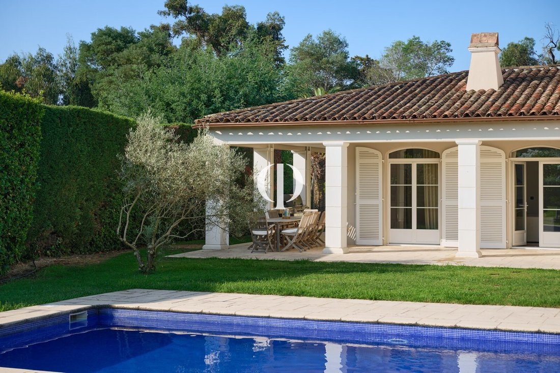 Villa in Grimaud, Provence-Alpes-Côte d'Azur, France 2 - 17010547