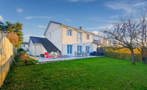 Maison à Le Mesnil-Saint-Denis, Île-de-France, France 1