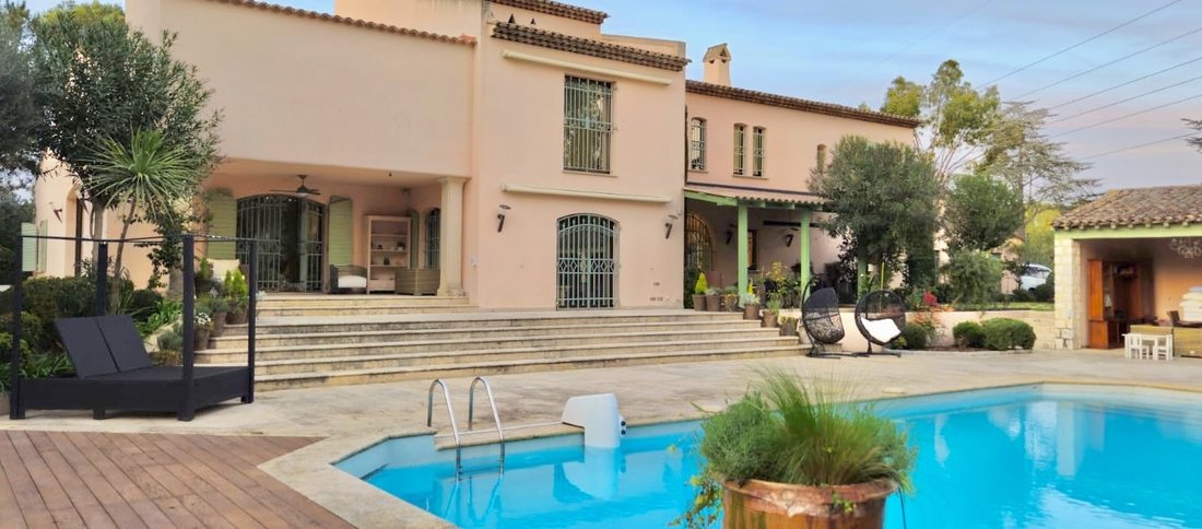 Villa in Mougins, Provence-Alpes-Côte d'Azur, France 1 - 17013397