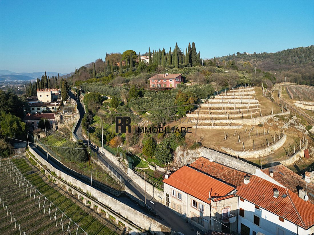 House in Verona, Veneto, Italy 2 - 17015701