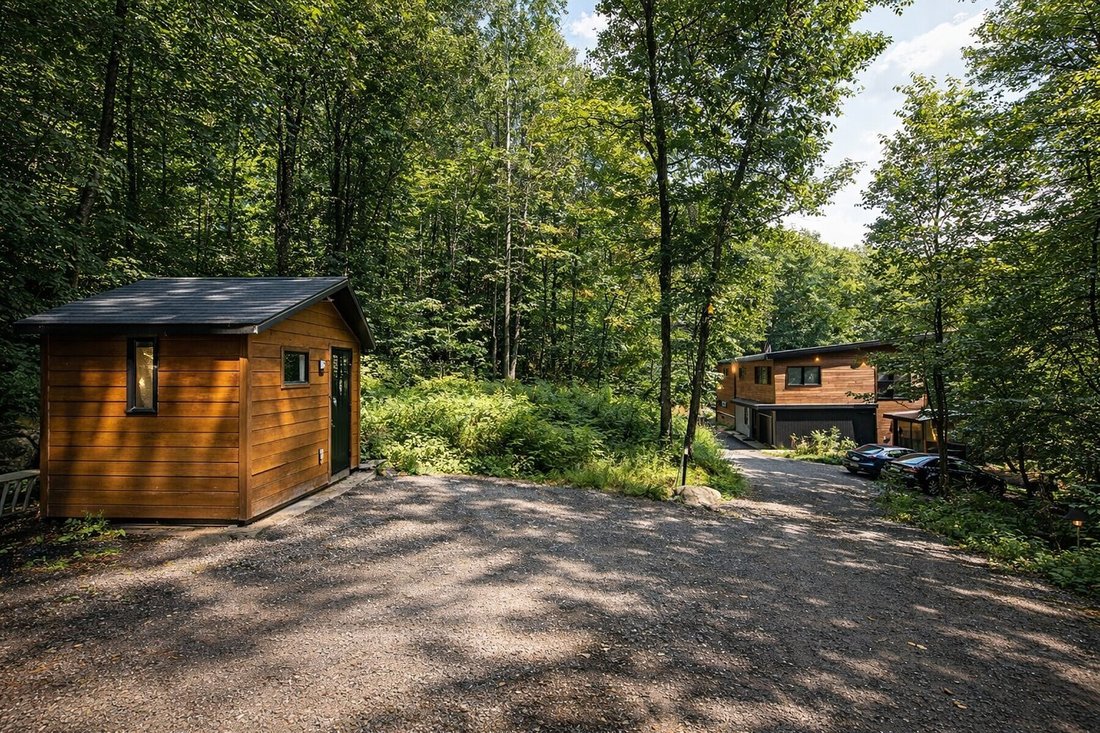 House in Morin-Heights, Quebec, Canada 2 - 17015209