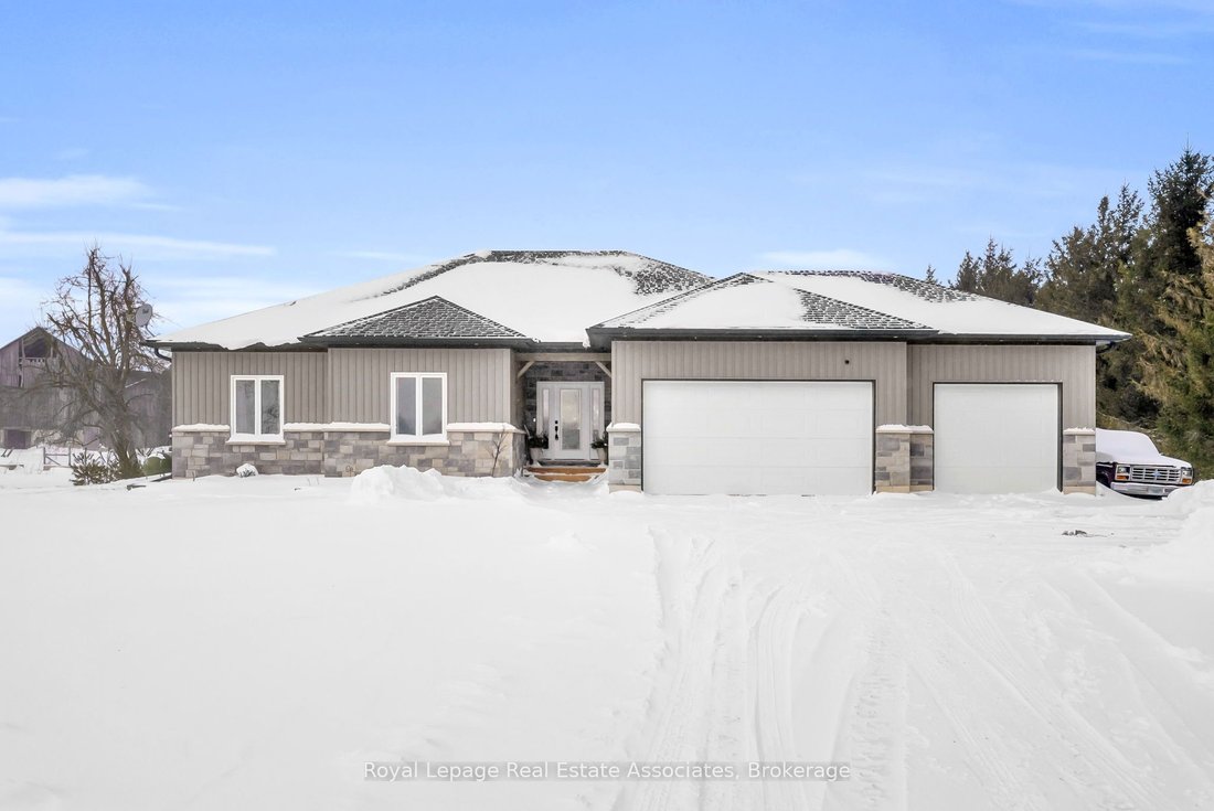 House in Honeywood, Ontario, Canada 3 - 17011874