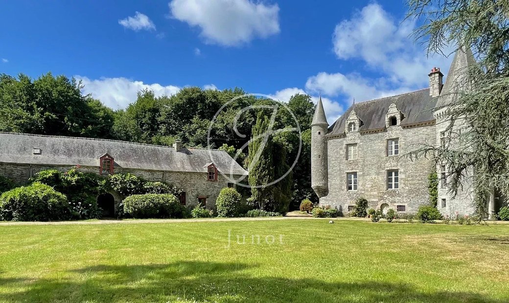 Château La Chapelle Caro 622.0 Sqm 12 Bedrooms