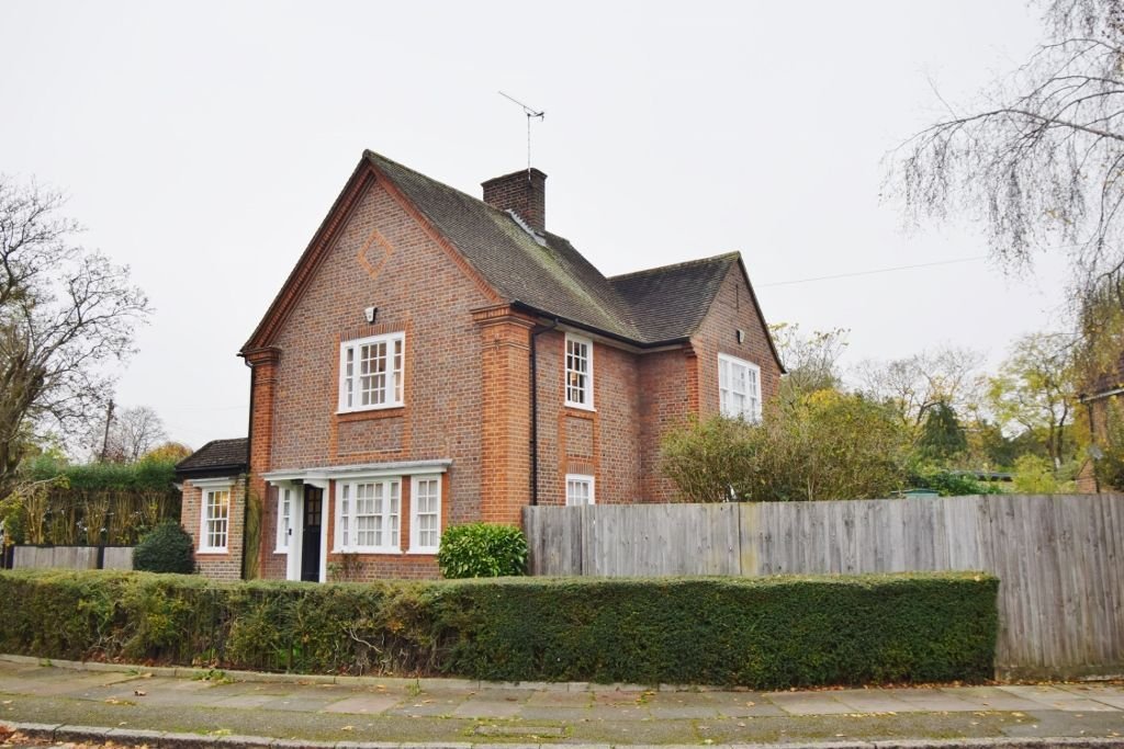 House in Westfield Park, Harrow, England 3 - 17009767