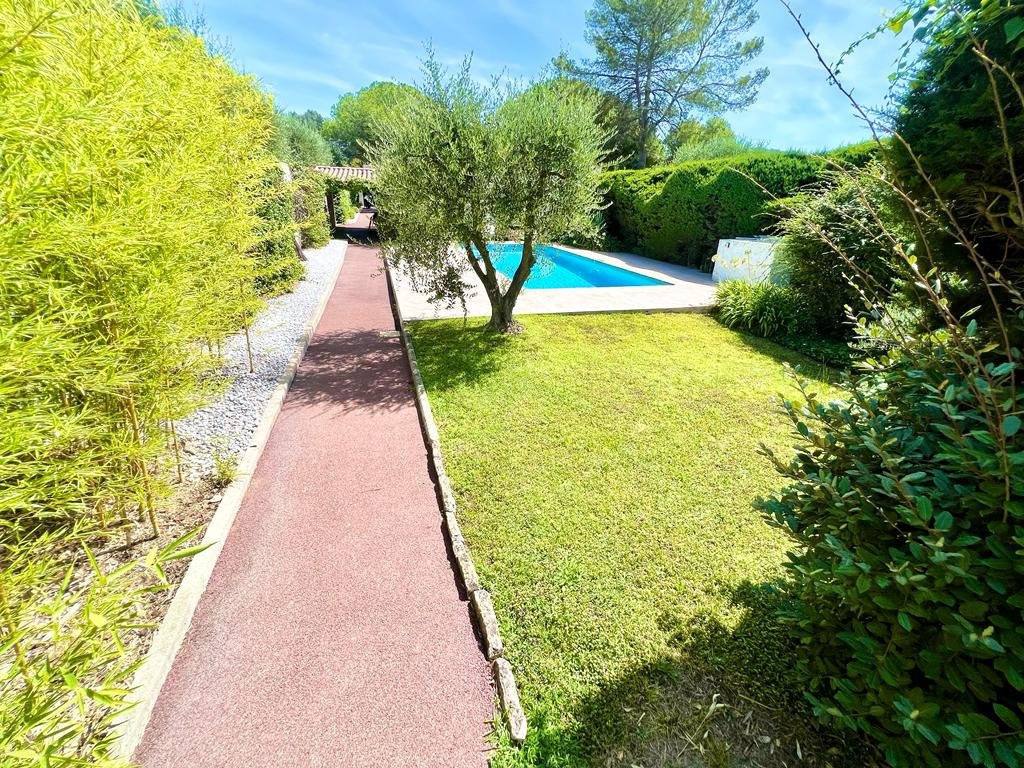 House in Mougins, Provence-Alpes-Côte d'Azur, France 3 - 17012862