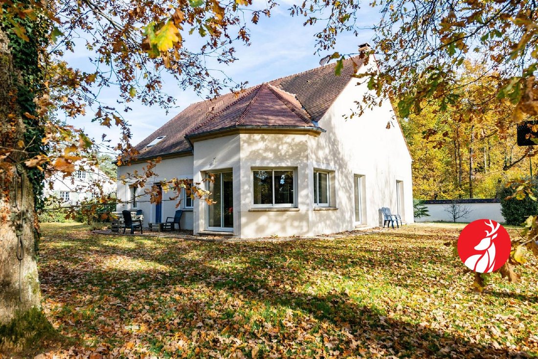 House in Le Vaudoué, Ile-de-France, France 1 - 17010899