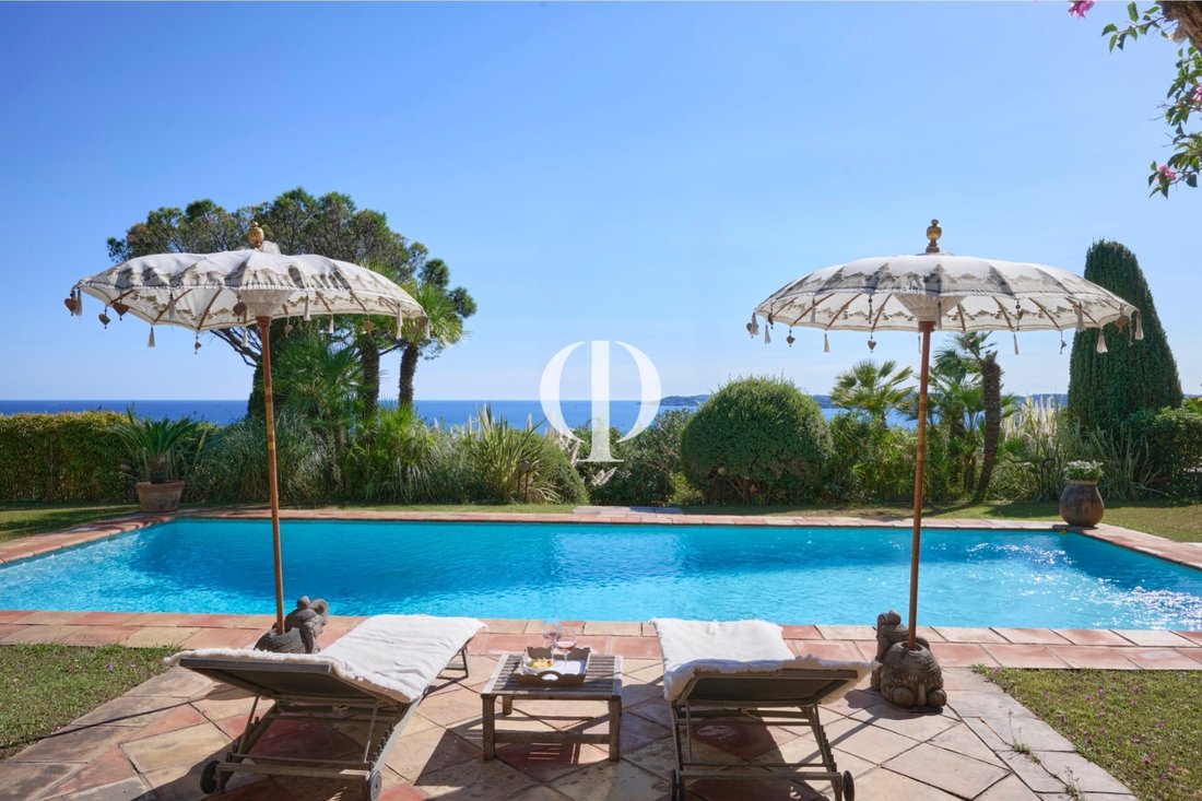 Estate in Nartelle-Noyer-Bellevue-bd des Sardinaux, Sainte-Maxime, France 2 - 17010455