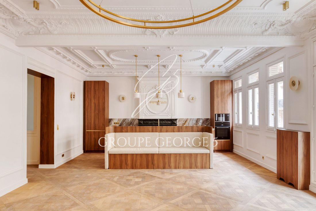 Apartment in Triangle d'Or, Paris 8e Arrondissement, Paris 1 - 17015224