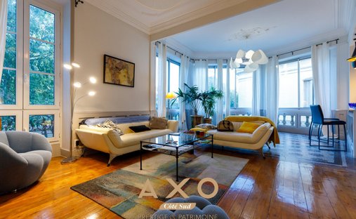 Château 1330 M² Sur 13 Ha Proximité Nimes