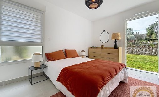 Château 1330 M² Sur 13 Ha Proximité Nimes