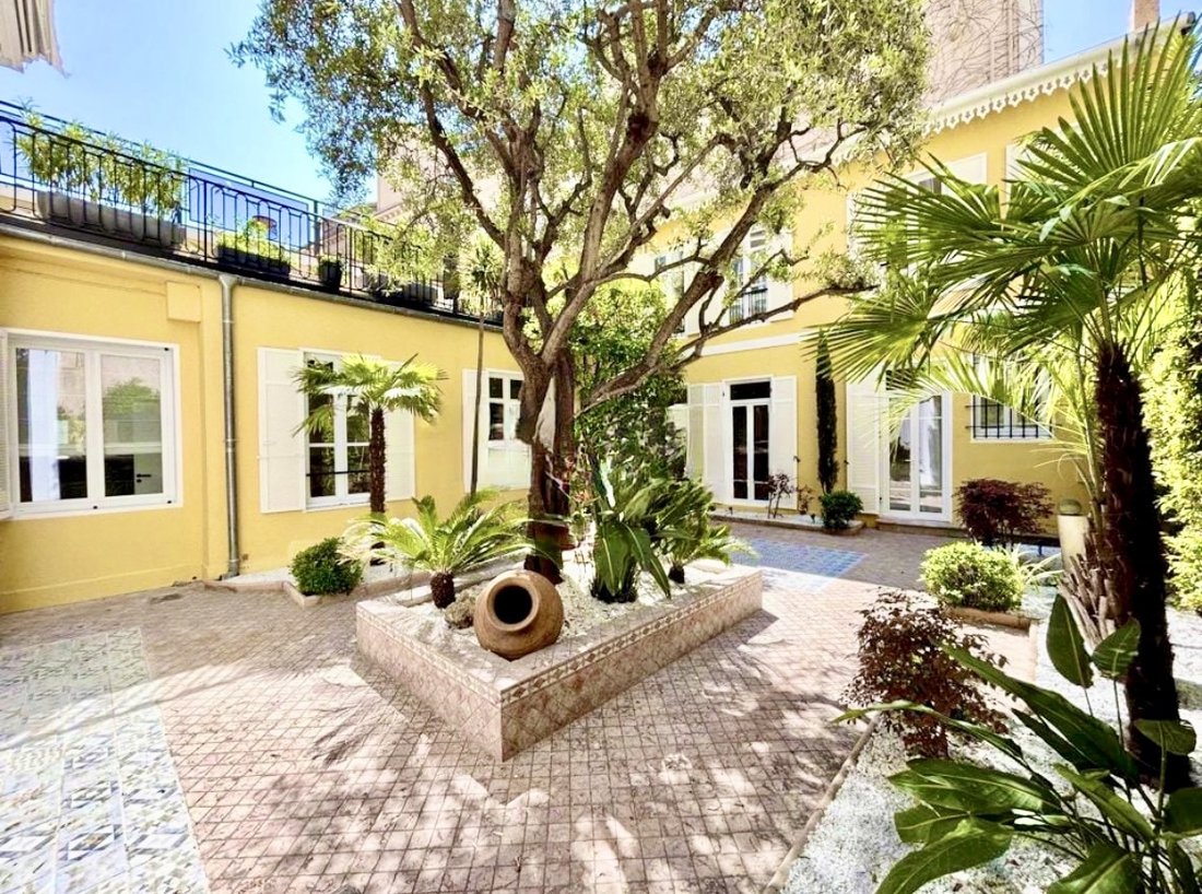 Villa in Cannes, Provence-Alpes-Côte d'Azur, France 2 - 17013214