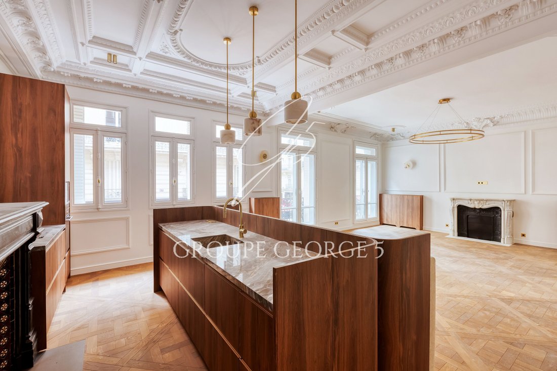Apartment in Triangle d'Or, Paris 8e Arrondissement, Paris 3 - 17015224