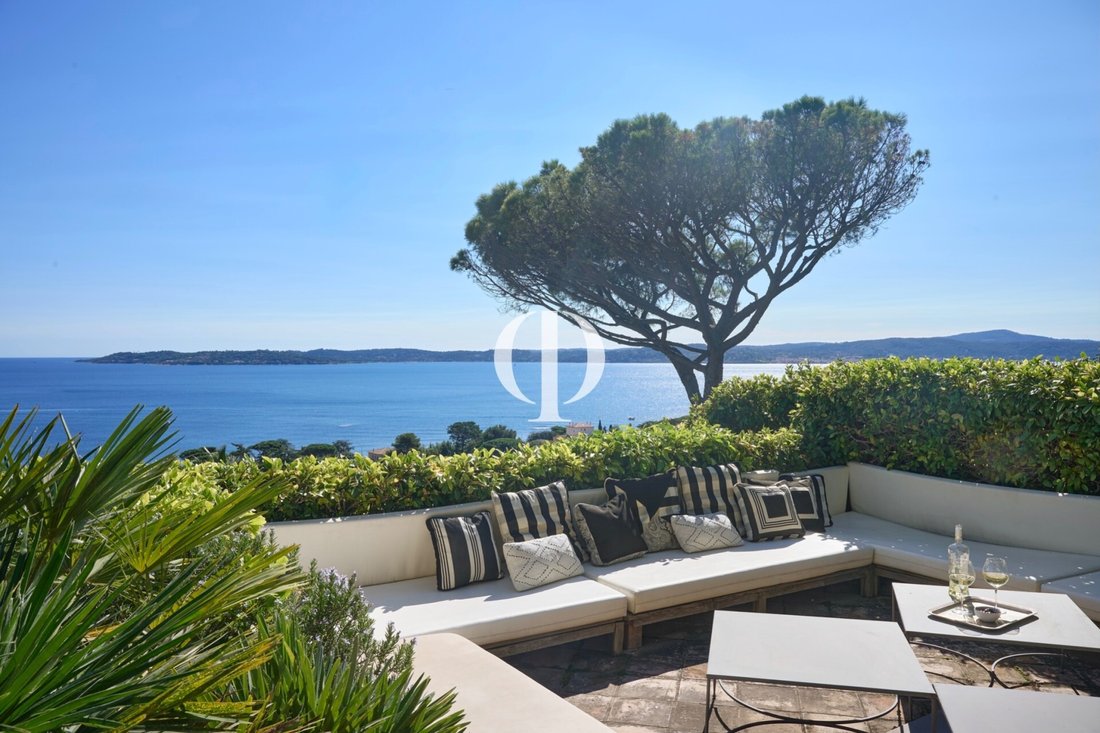 Estate in Nartelle-Noyer-Bellevue-bd des Sardinaux, Sainte-Maxime, France 3 - 17010455