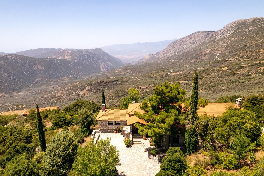 Villa in Arachova, Thessaly and Central Greece, Greece 3 - 17009886