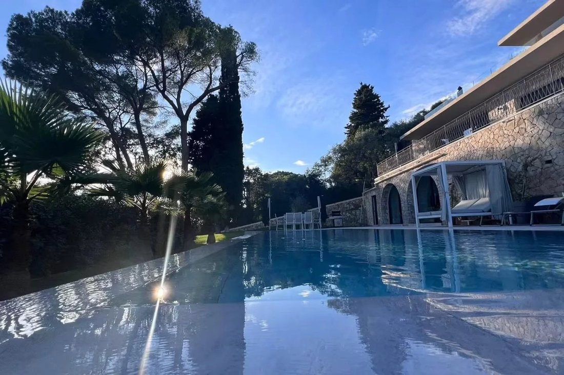 Villa in Mougins, Provence-Alpes-Côte d'Azur, France 3 - 17011060