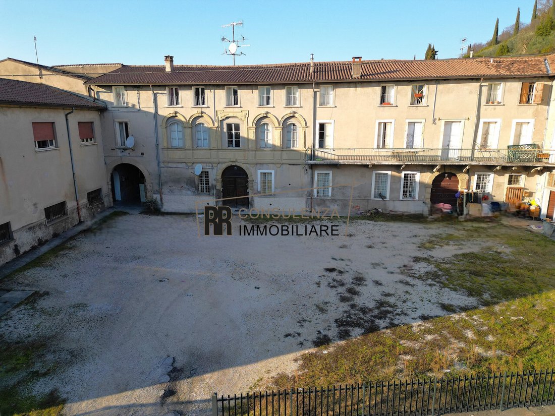 House in Verona, Veneto, Italy 3 - 17015701