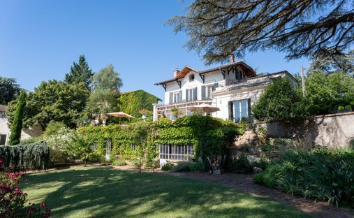 Estate in Montessuy, Caluire-et-Cuire, France 1